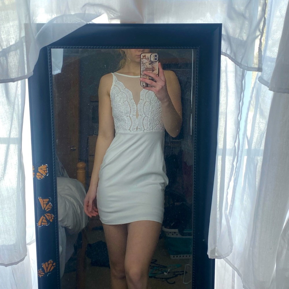 Short white dress